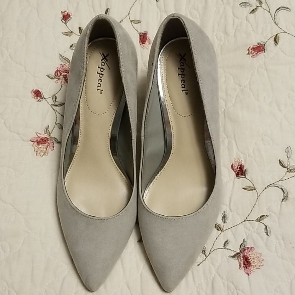 Xappeal Gray Pumps - NWOT